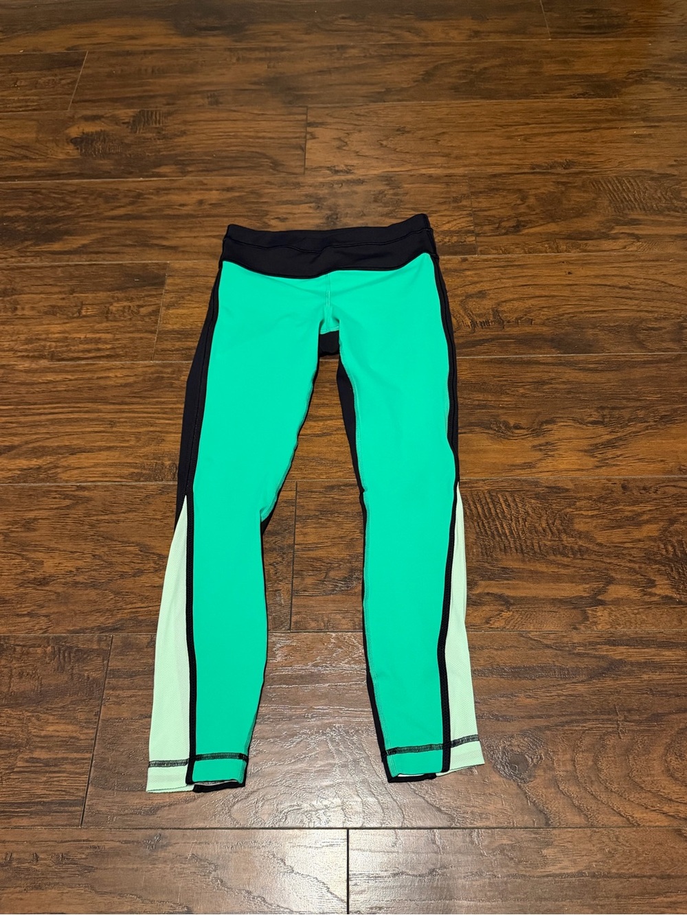 Lululemon women’s run pace tight leggings size 4
